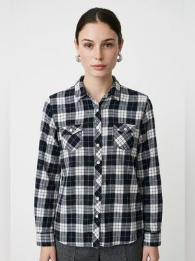✌️4 for $20✌️ Weatherproof flannel shirt